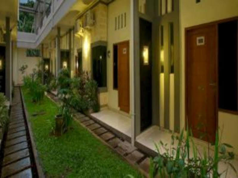Super Oyo 91495 Hotel Indah Residence Denpasar Exterior foto