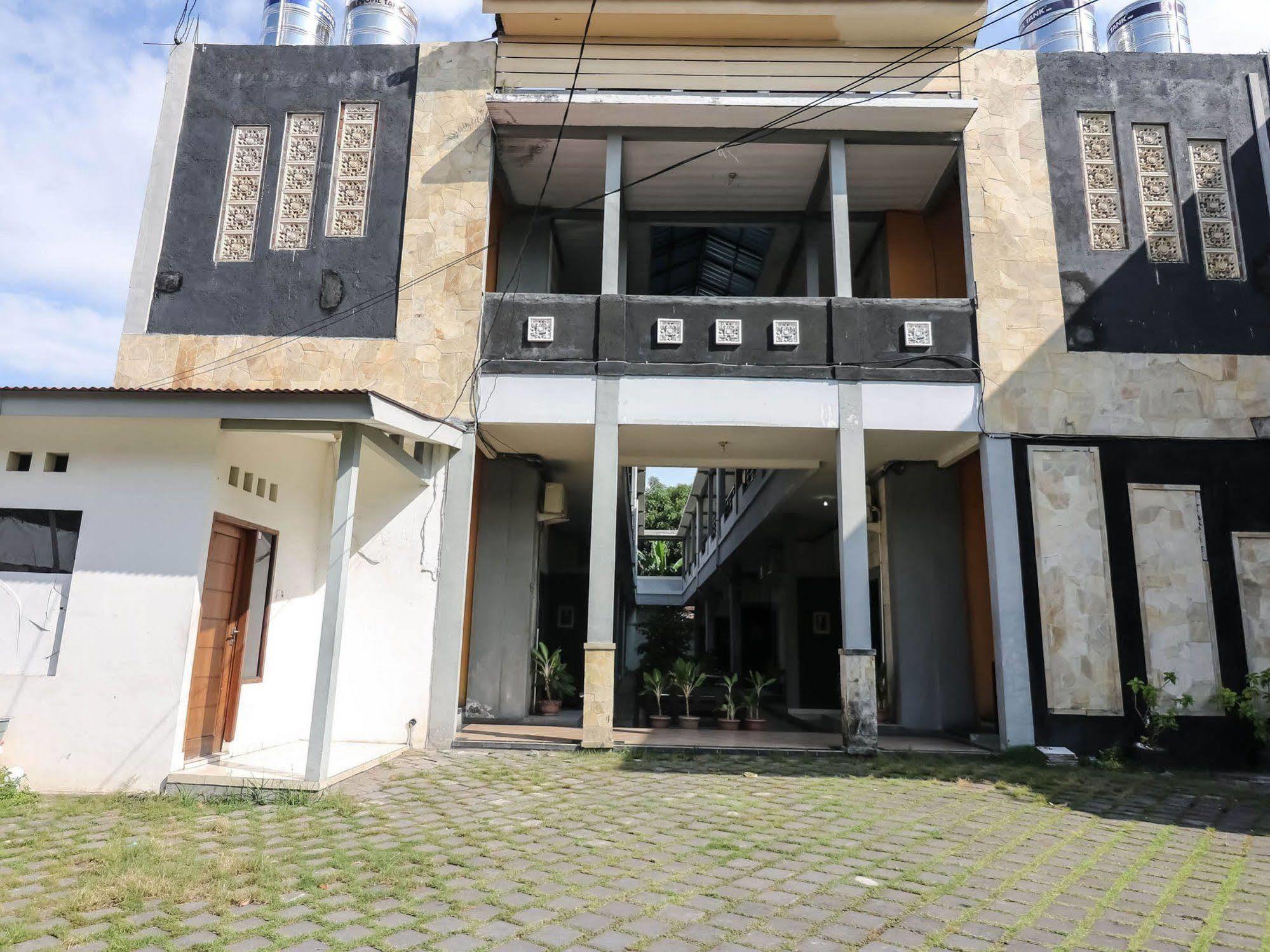 Super Oyo 91495 Hotel Indah Residence Denpasar Exterior foto